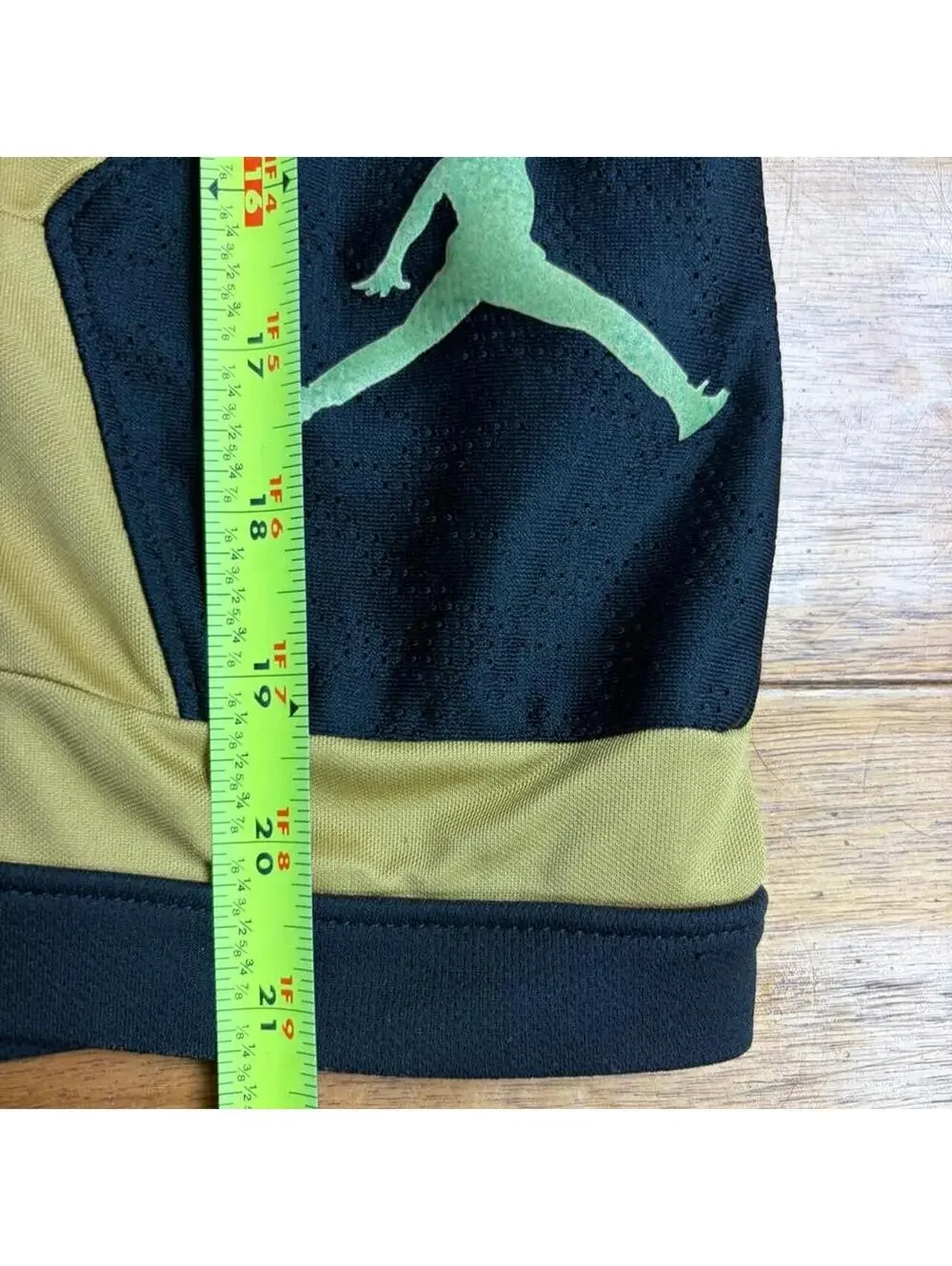 -Crazy Y2K grunge baggy Jordan black & gold basketball shorts with Jumpman logo